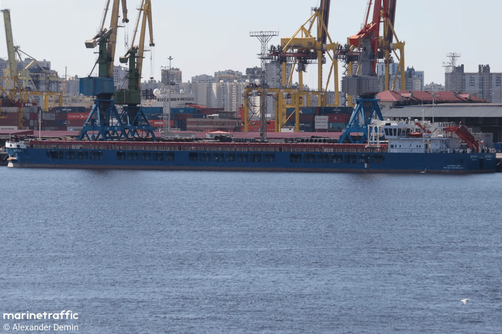 Astrol 1 at St Petersbourg port (file image from marinetraffic.com / Alexander Demin)